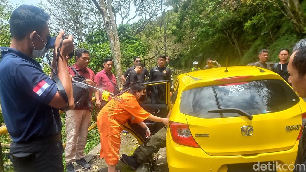 Tiga wanita tersangka memperagakan 43 adegan dalam rekonstruksi kasus pembunuhan terhadap pria bertato di Buleleng, Bali, Kamis (27/2/2025).